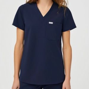 NWOT FIGS Catarina Scrub Top
